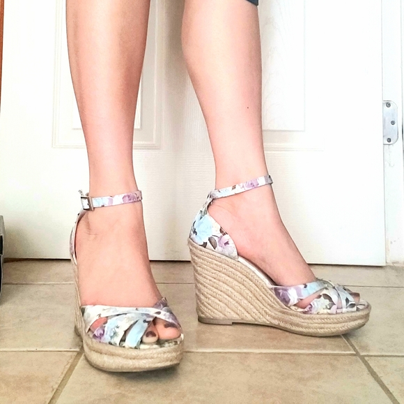 Christian Siriano Floral Wedges - Picture 8 of 8